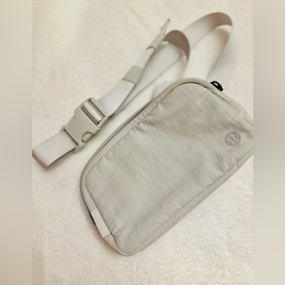lululemon athletica Handbags - Lululemon Athletica Light Gray Belt Bag